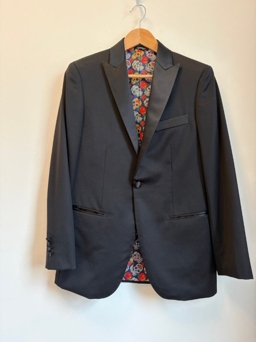 Indochino Wool / Cashmere Peak Lapel Tuxedo - 38R Chest / 32" Waist - Good